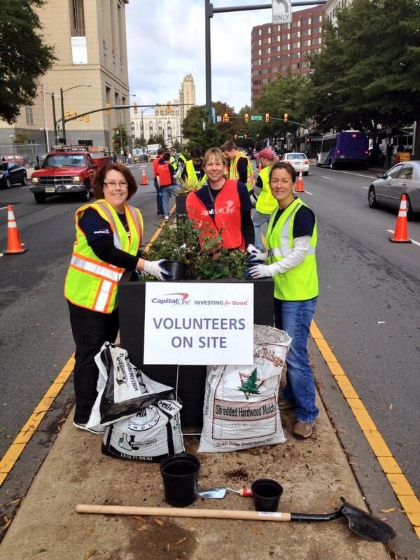 Capital One volunteers working to make downtown Richmond look even better. 