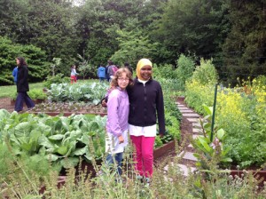 Students in the White House Kitchen Garden