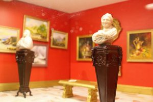 art miniature at the dollhouse exhibit at Dominion GardenFest of Lights