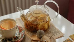 Herbalism 101: Tisanes and Tinctures