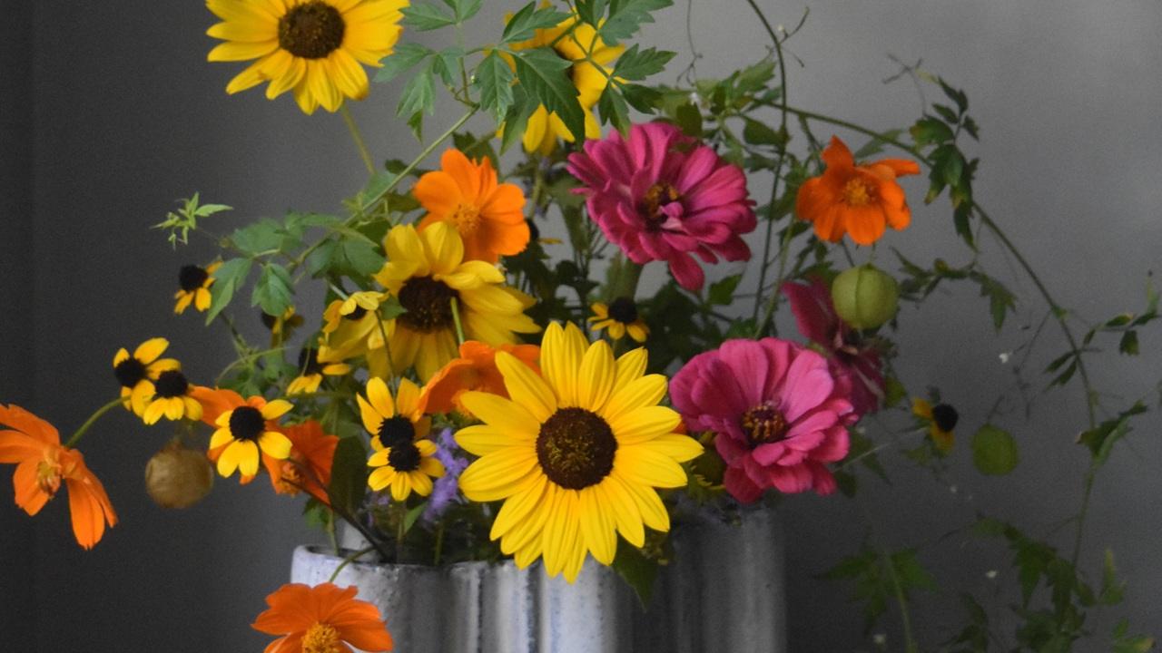 Reach for the Sun: Upright Floral Design Workshop