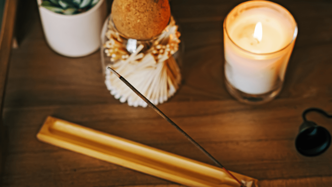 Natural Botanical Incense: Winter Scents for the Holidays